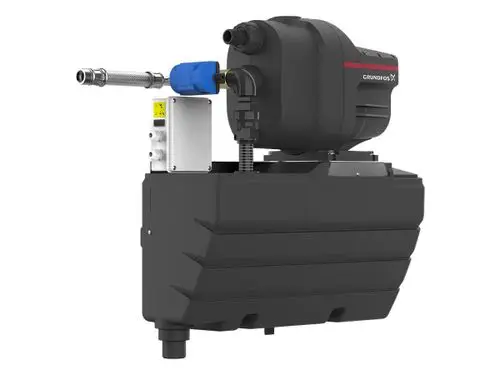 Grundfos Hauswasserwerk mit schwarzem Gehäuse, Anschlüssen für Wasserleitung und Druckschalter, zur Wasserförderung in Haushalten.